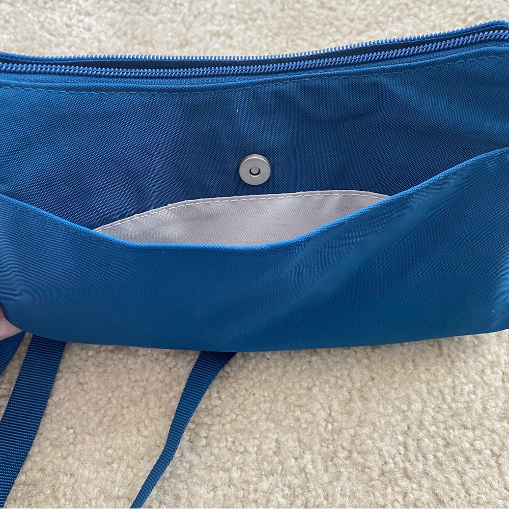 Baggallini Bag Blue Crossbody RFID - Picture 6 of 8